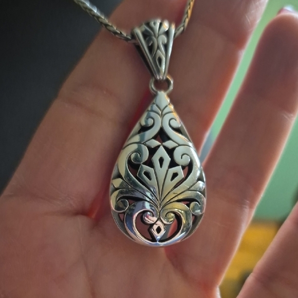 Brighton Silver Plated Teardrop Necklace With Intricate Filagree Design - Picture 3 of 4